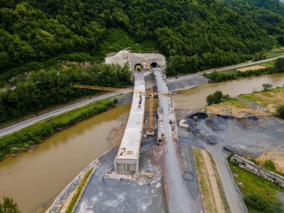 Golubinja Tunnel Bosnia.jpg