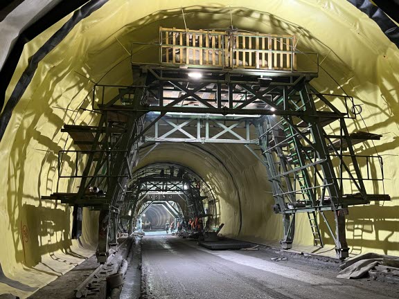 Karavanke Tunnel (1).jpg