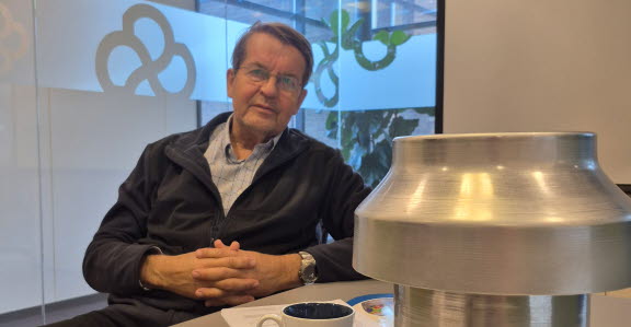 Olav Haugerud med ventil.jpg